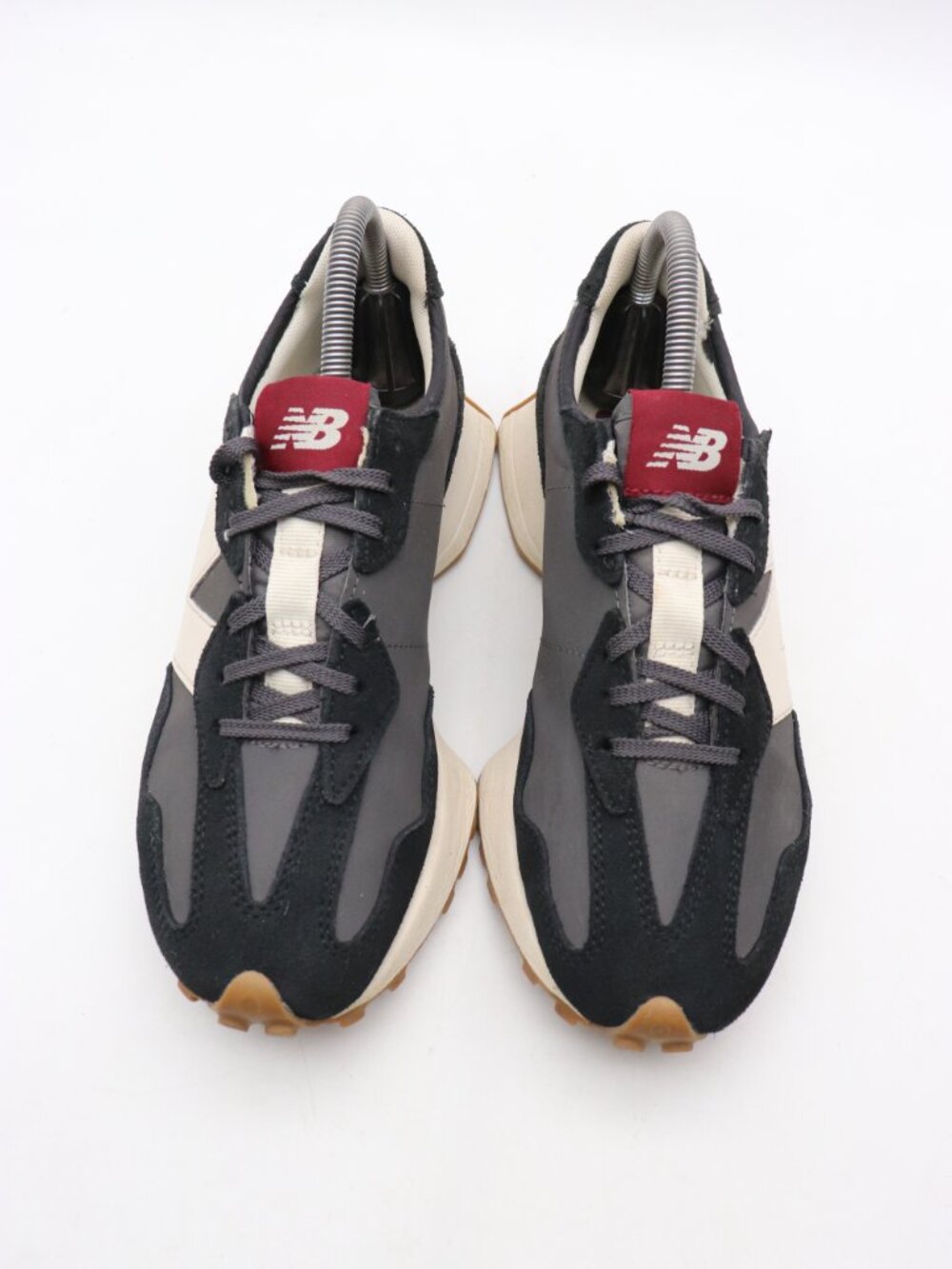 New Balance 327 Sneakers Women's 8 B Black Moonbeam Gum Running Retro WS327KC - Picture 2 of 9